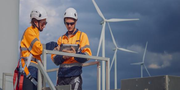 maintenance-team-Working-Discussing-Inspection-Wind-Turbine-Powe-Station